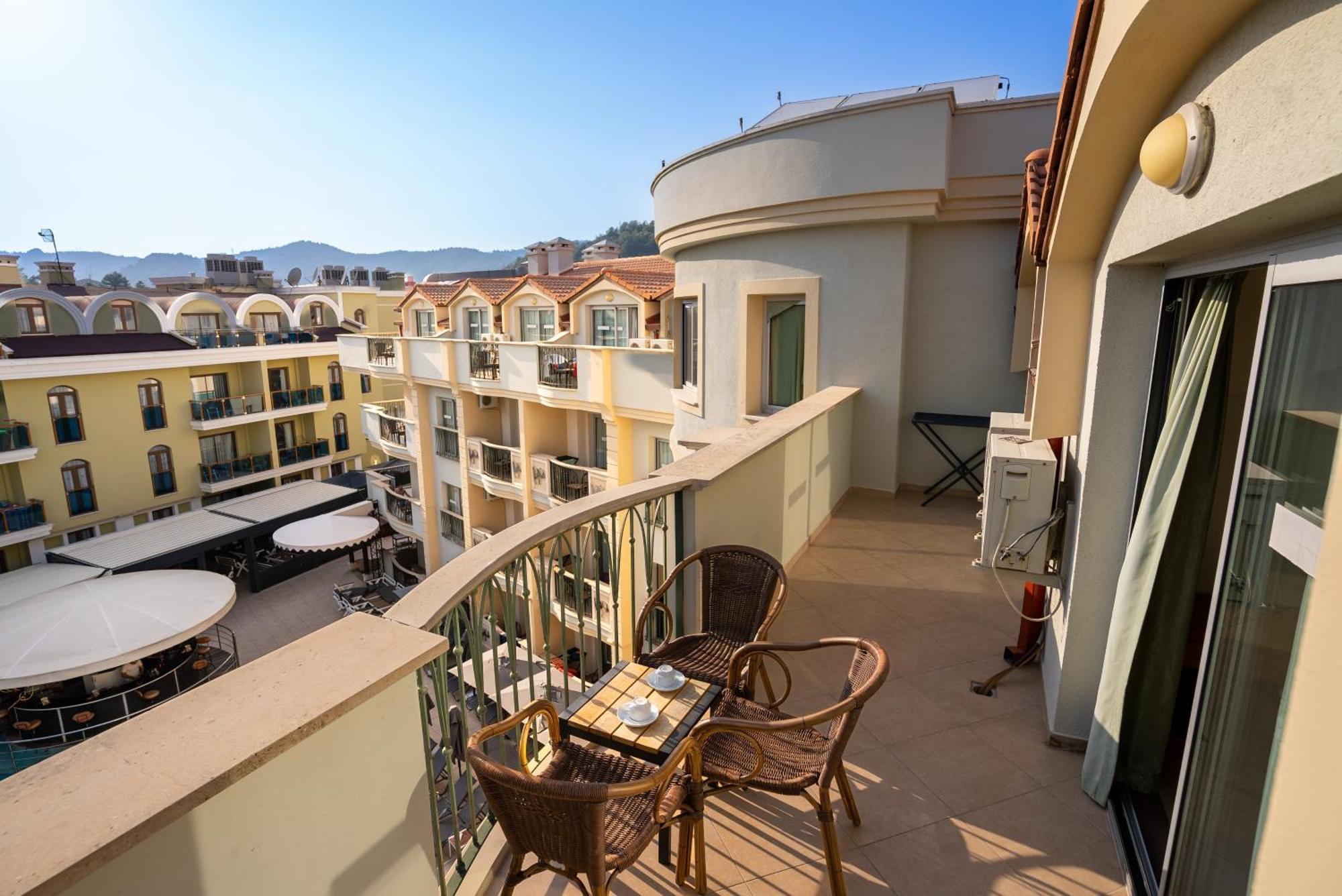 Club Karakas Apart Otel Marmaris Exteriör bild