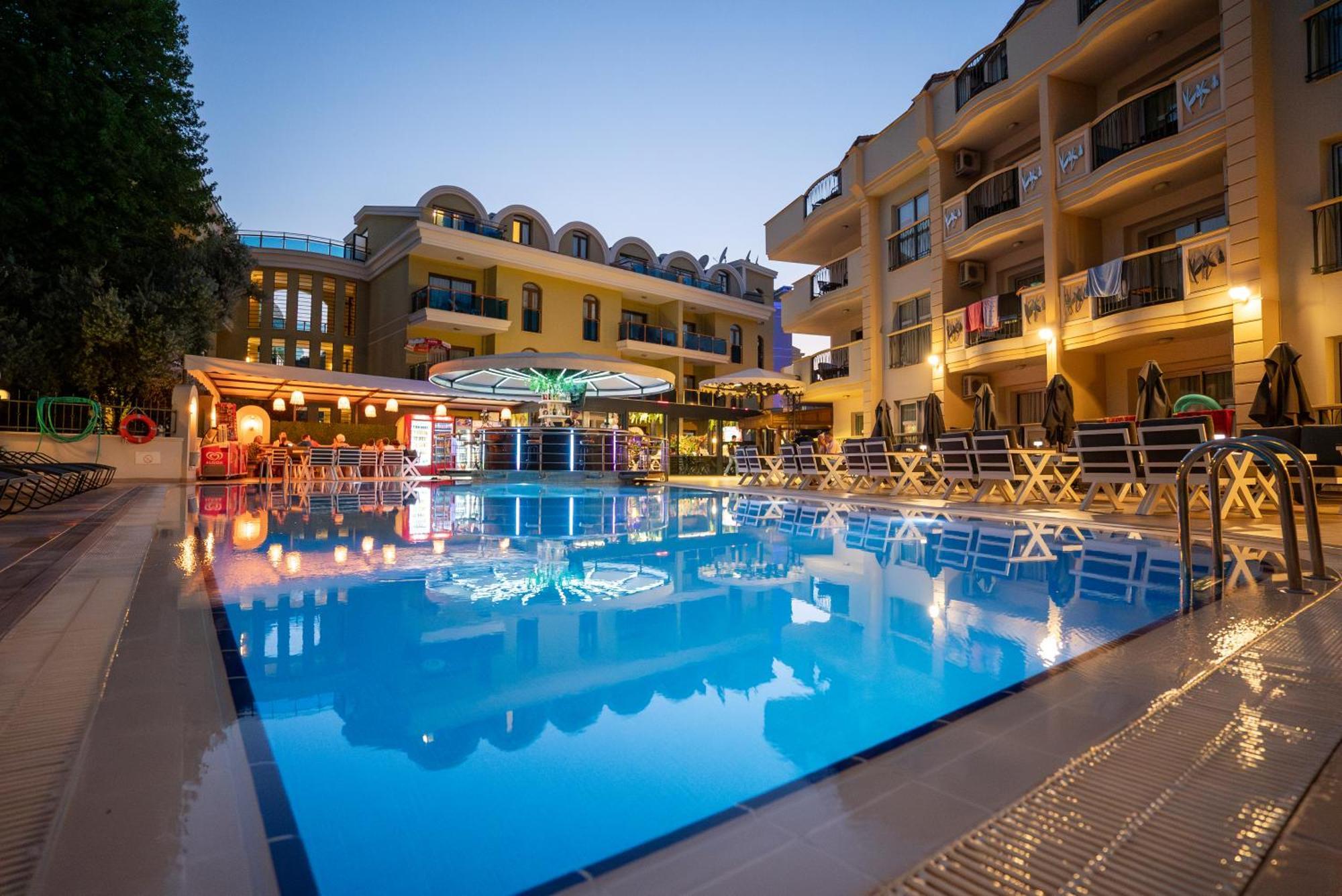 Club Karakas Apart Otel Marmaris Exteriör bild