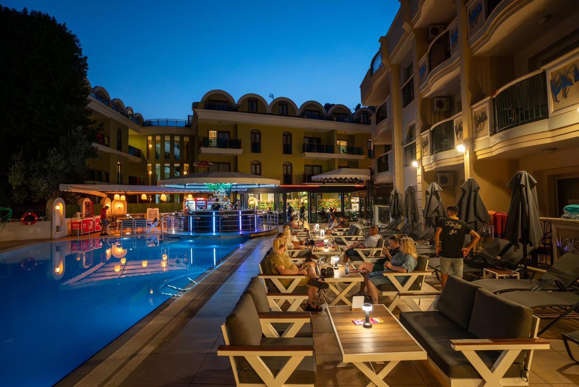 Club Karakas Apart Otel Marmaris Exteriör bild