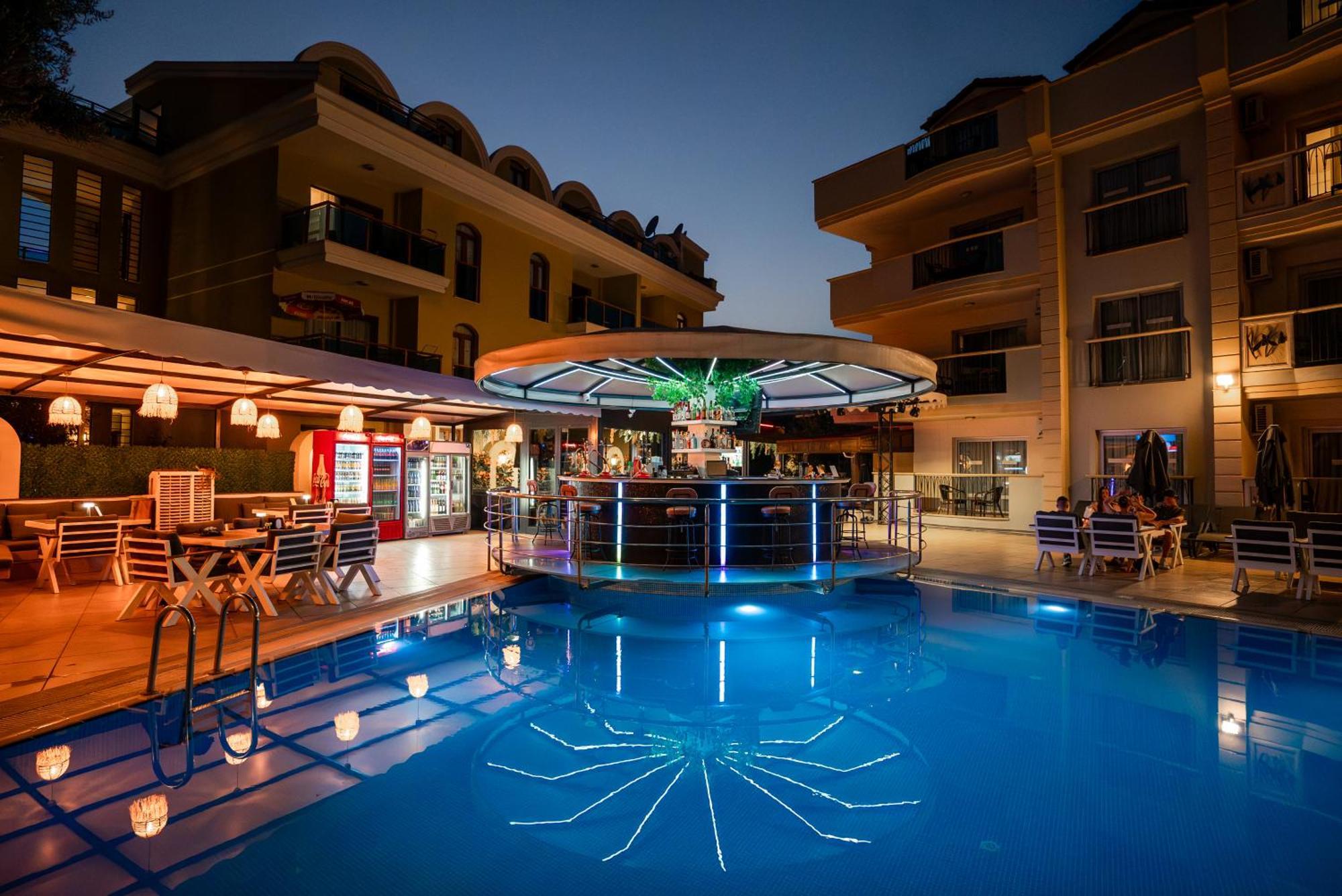 Club Karakas Apart Otel Marmaris Exteriör bild