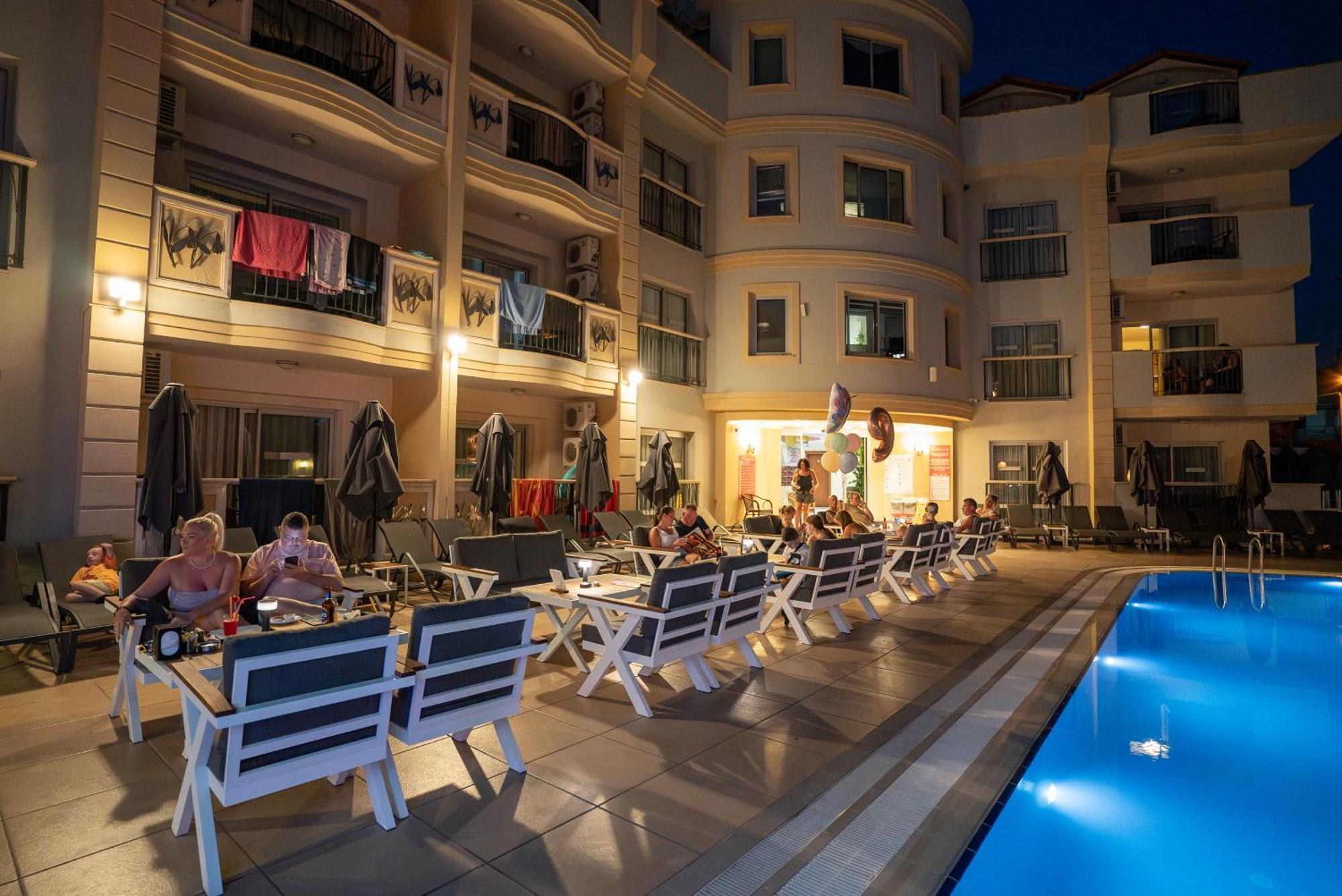 Club Karakas Apart Otel Marmaris Exteriör bild