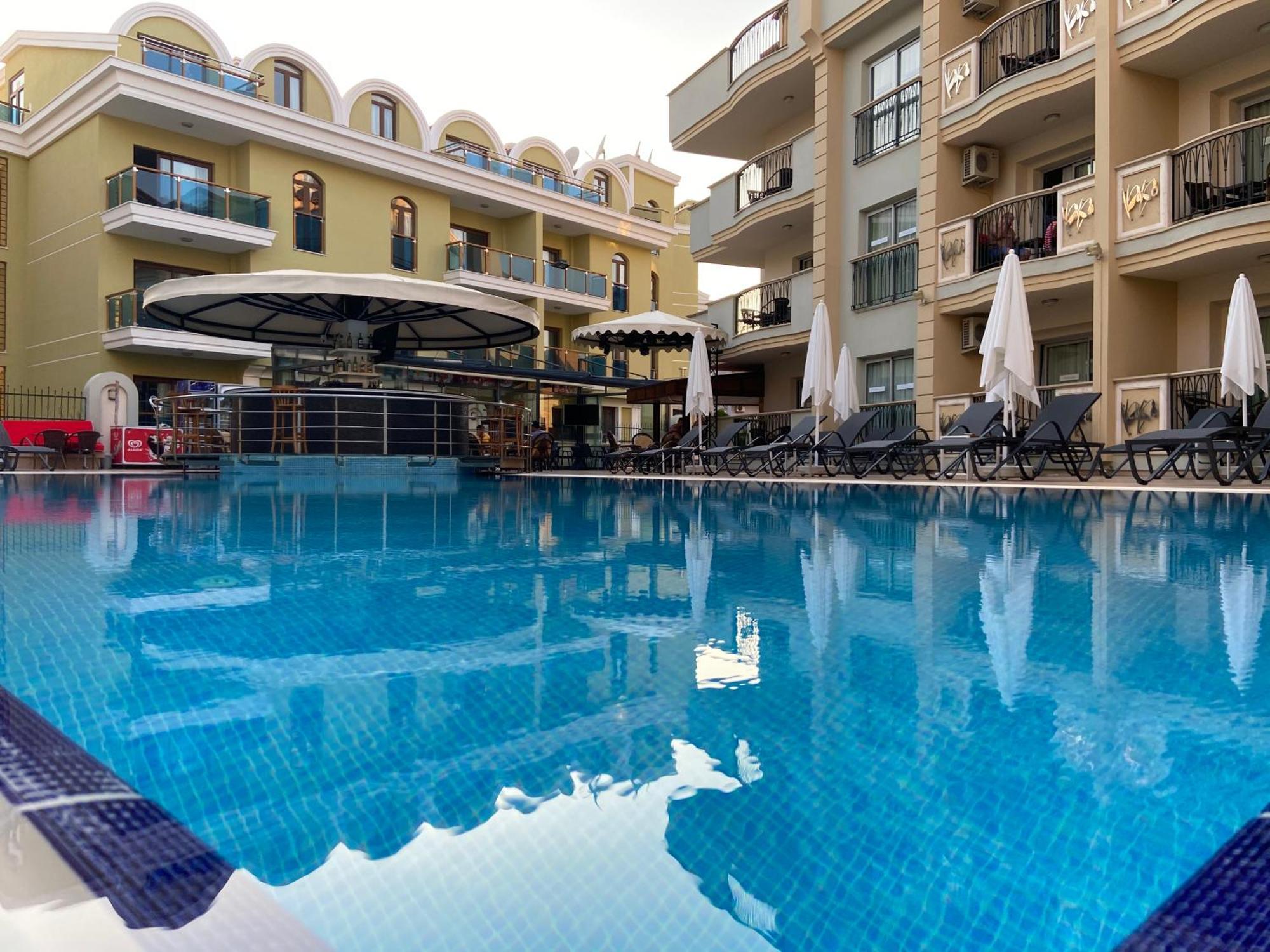 Club Karakas Apart Otel Marmaris Exteriör bild