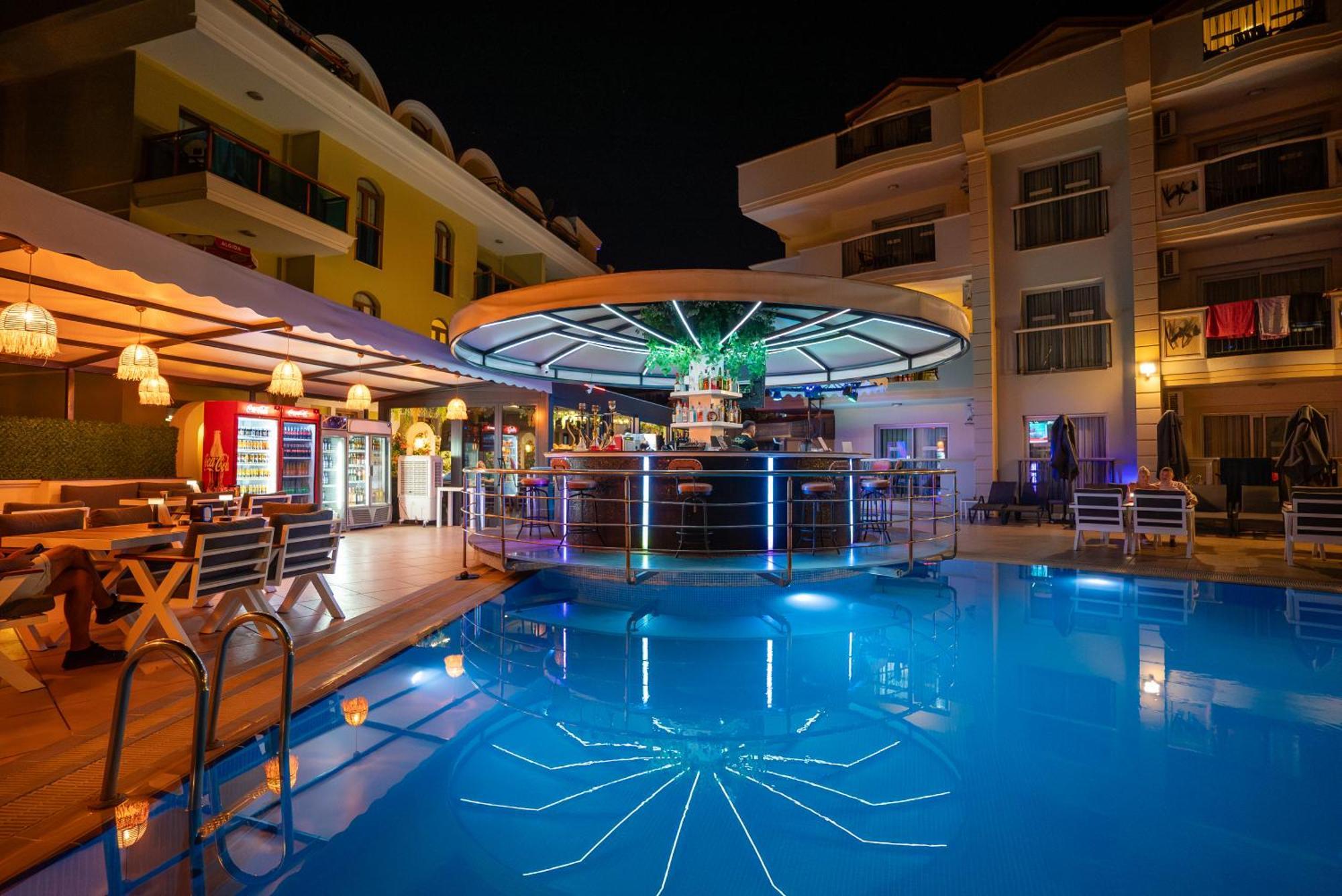 Club Karakas Apart Otel Marmaris Exteriör bild