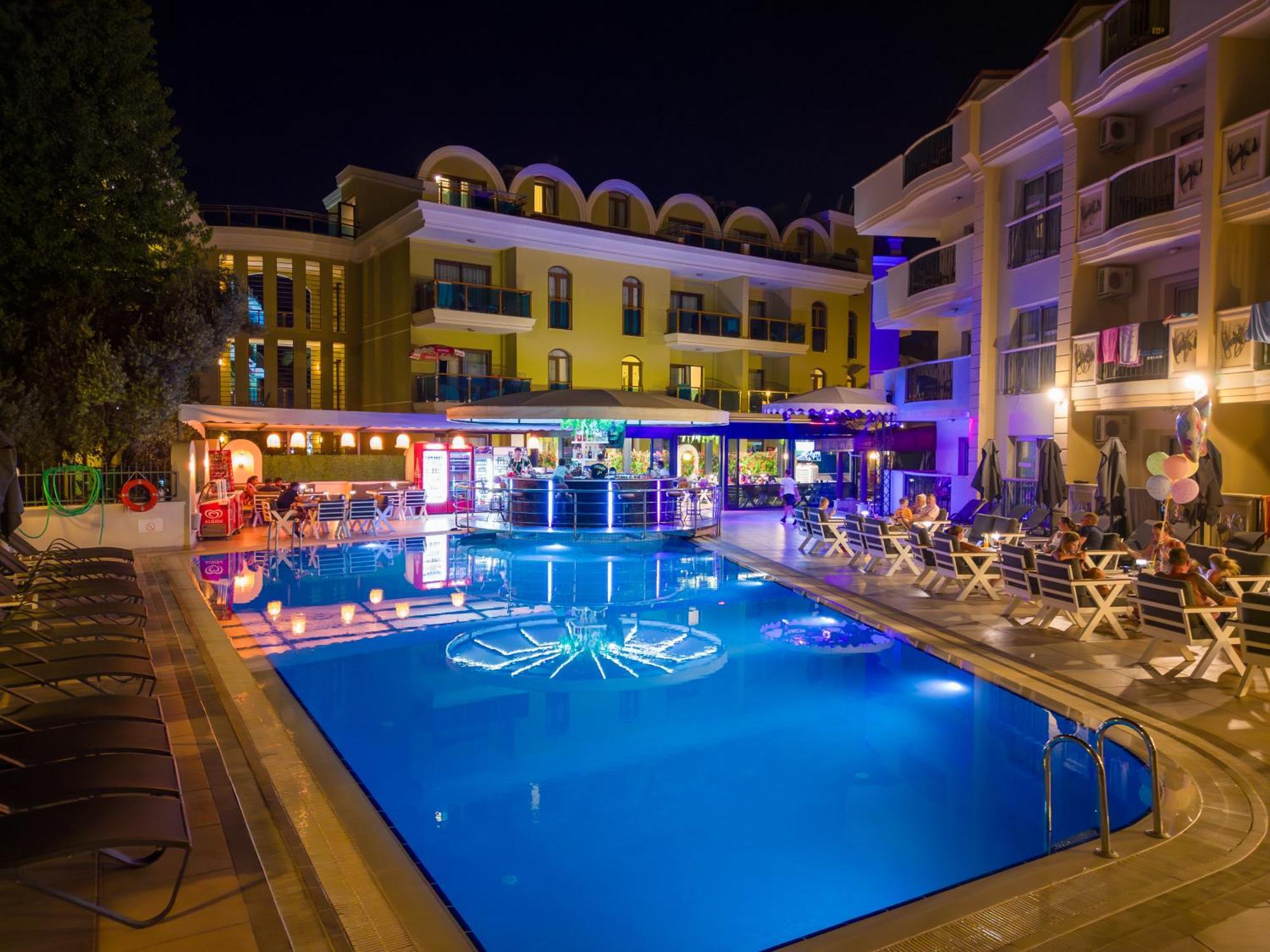 Club Karakas Apart Otel Marmaris Exteriör bild